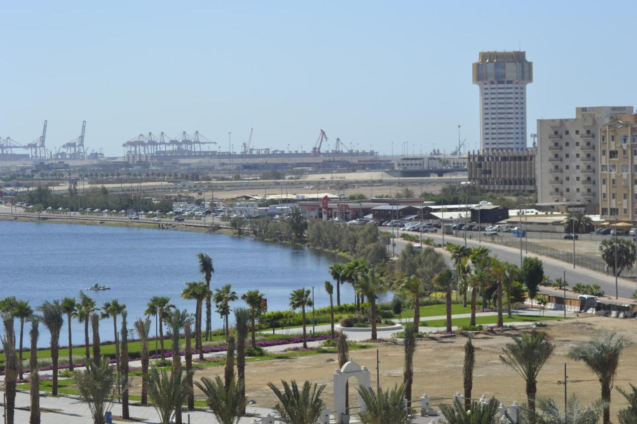 Jeddah Lake Hotel Bagian luar foto