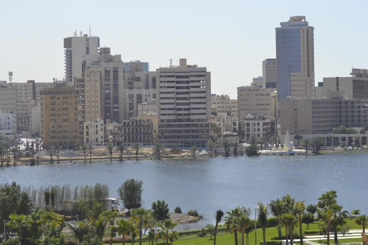Jeddah Lake Hotel Bagian luar foto