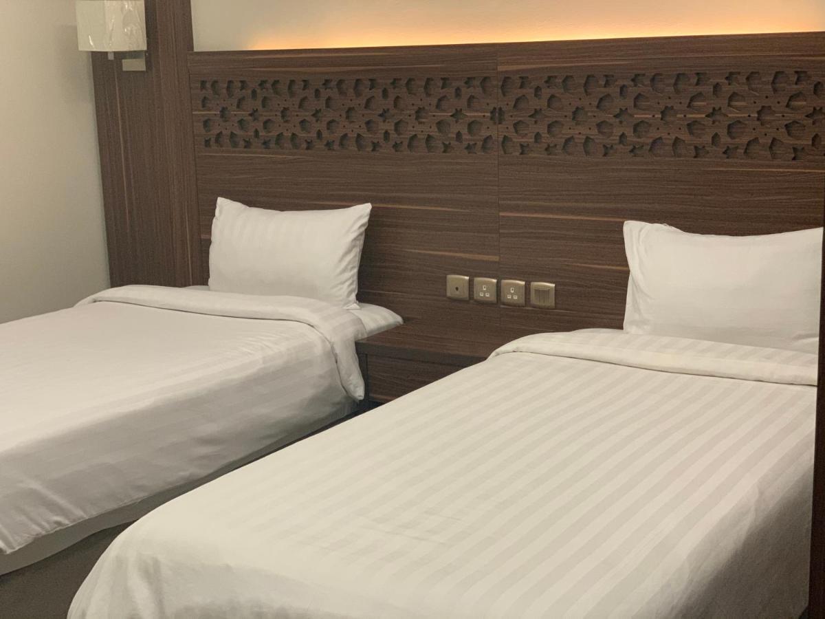 Jeddah Lake Hotel Bagian luar foto