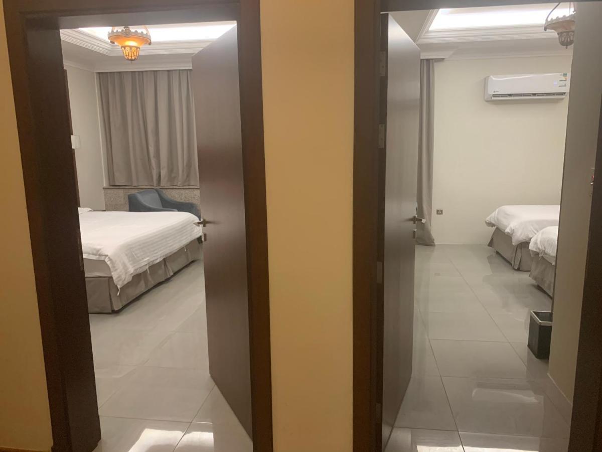 Jeddah Lake Hotel Bagian luar foto